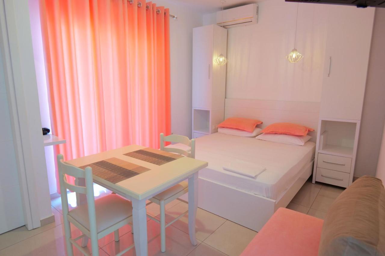 Aparthotel Vila Unique Ksamil Exteriér fotografie